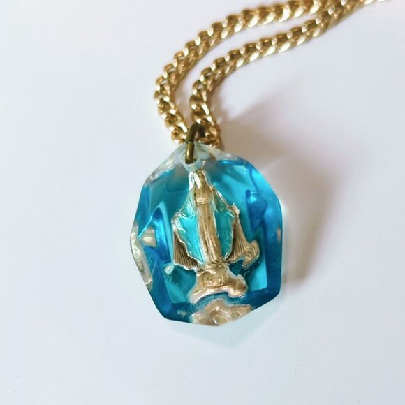 Vintage Miraculous Mary Blue Faceted Pendant With Gold-Tone Chain Necklace 19in - Picture 4 of 8